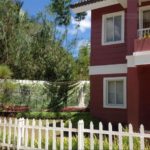 Riverdale sapphire side house